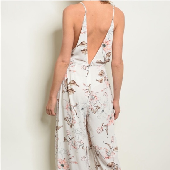 CLEARANCE ‼️FLORAL IVORY- Jumpsuit - Picture 3 of 3